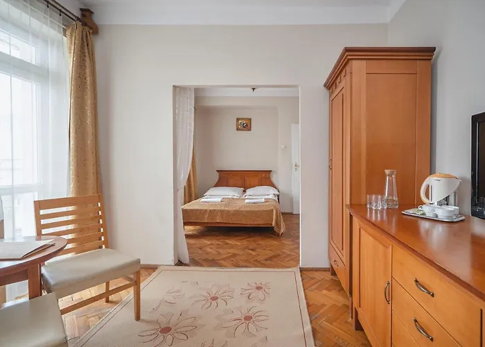 Alojamento de Acomodação e Pequeno-almoço Jasny Palac 3*