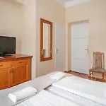 Jasny Palac Bed and breakfast