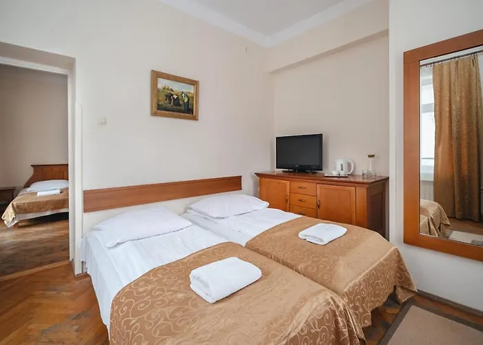 Jasny Pałac Nocleg ze śniadaniem 3*